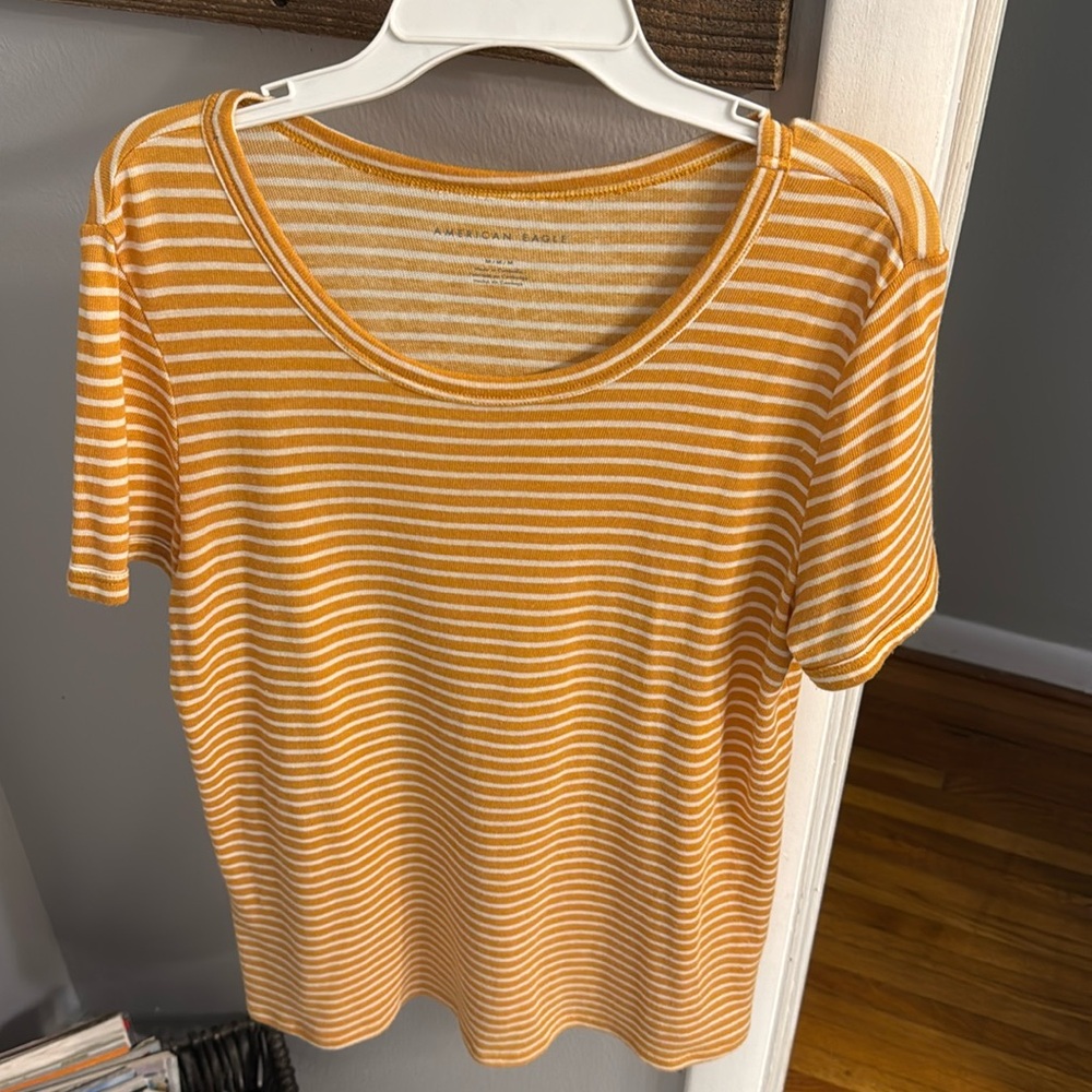 American Eagle Fall shirt